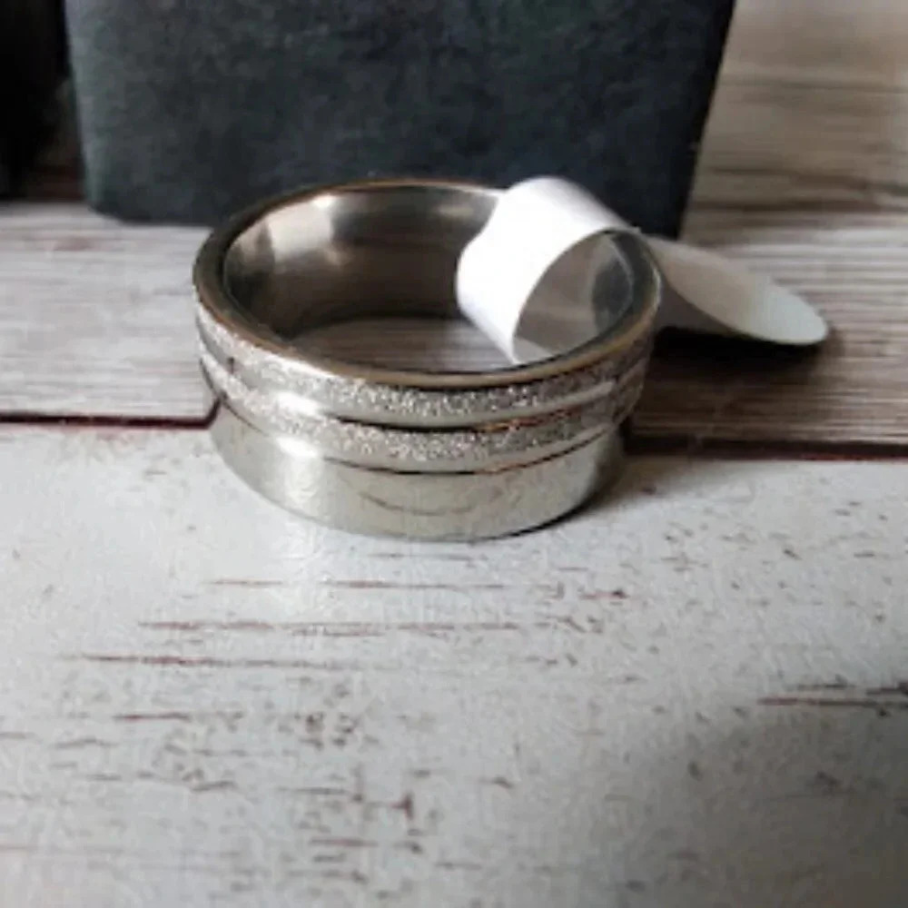 Stainless Steel Shimmer Lined Ring - Size 7